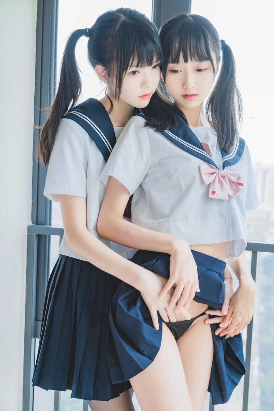 coser桜桃喵&木绵绵OwO她(制服×制服)写真套图[制服双子福利写真]插图3